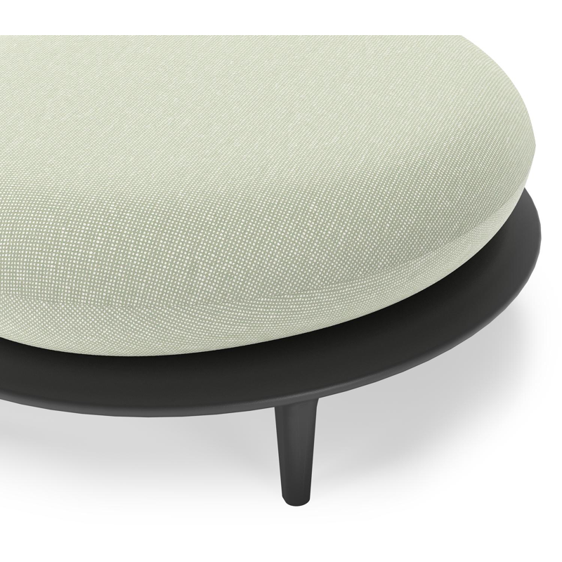 Bomero poef in zwart aluminium met slow spirea all weather sunbrella® luxe kussen