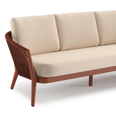 Orso loungebank in roestbruin aluminium en roestbruin verticaal geweven ronde rope met Heritage Papyrus all weather sunbrella® luxe kussen