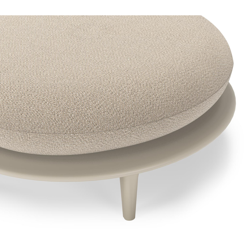 Bomero poef in beige aluminium met lopi sand all weather sunbrella® luxe kussen