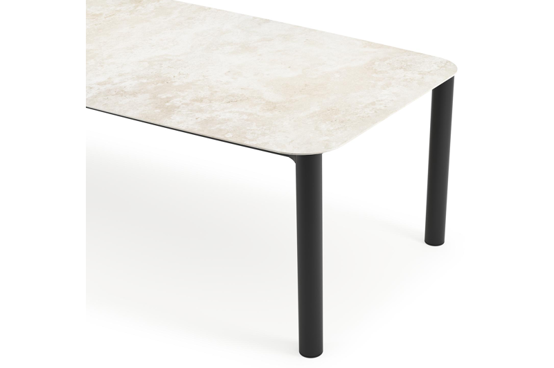 Orso tuintafel bootvorm in zwart aluminium en volkeramiek Rapolano L 315 x B 115 cm