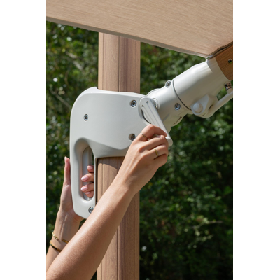 Rufina zweefparasol met tiltfunctie in houtlook met beige all weather sunbrella® premium parasoldoek - L1 300 x L2 400 cm (met voet)