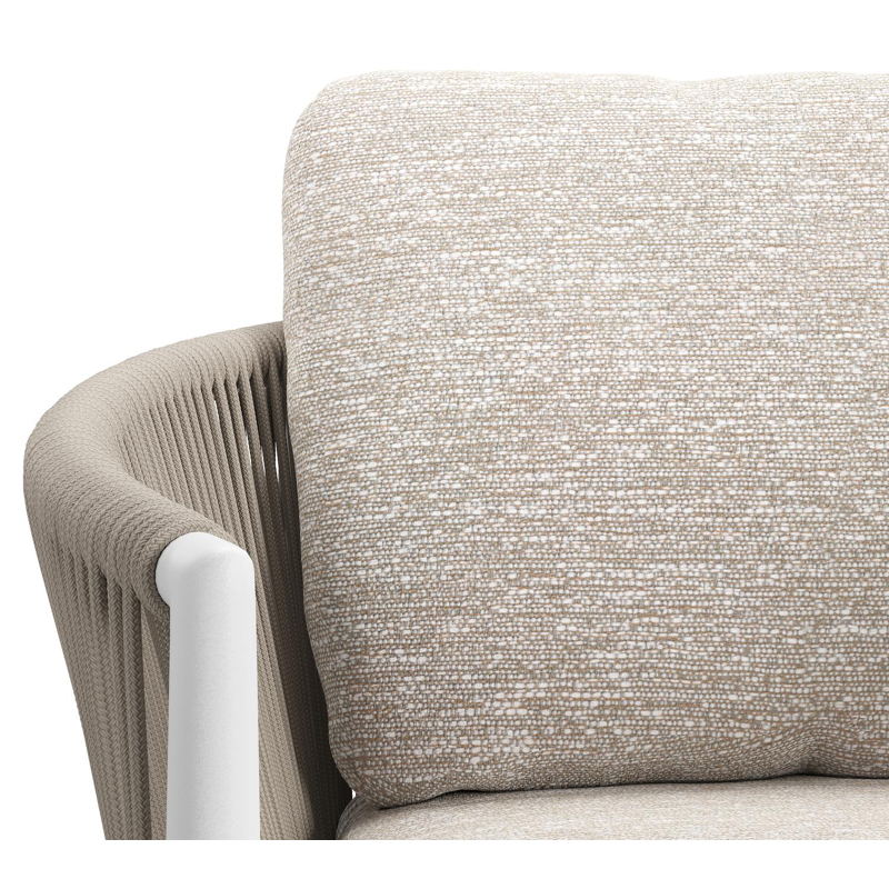 Organo tuinstoel in beige aluminium en beige verticaal geweven ronde rope met stoelkussen in All Weather Sunbrella® Luxe Tundra Sand