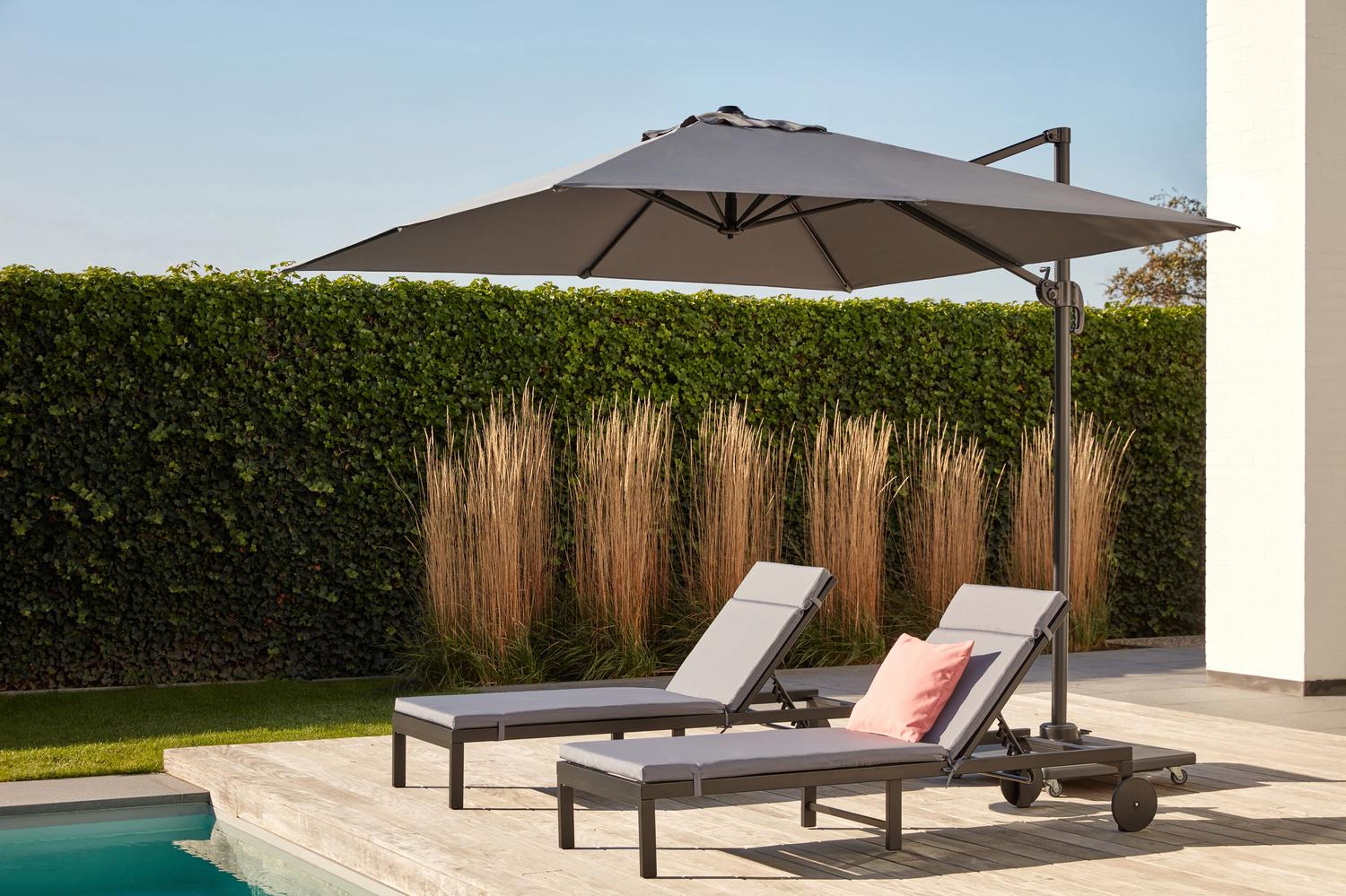 Calpe parasolvoet zwart beton van 70 kg met wielen