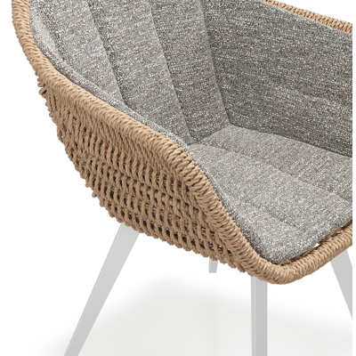 Pagino tuinstoel in wit aluminium en naturel ronde wicker met zitkussen in All Weather Sunbrella® Luxe Tundra Pepper