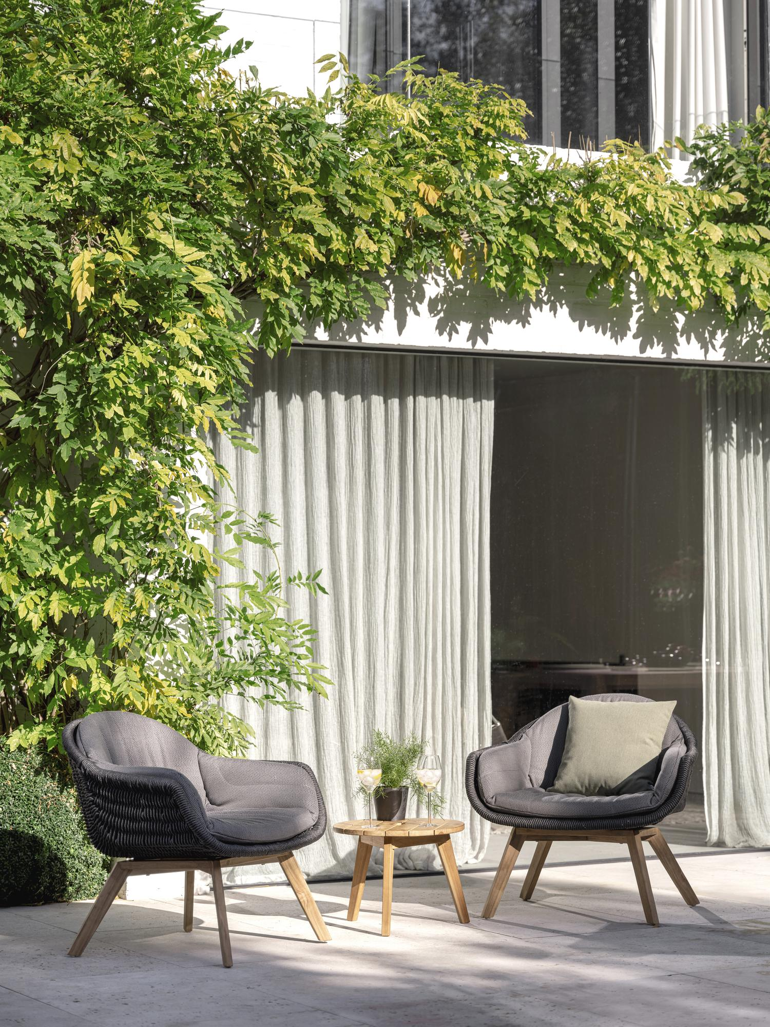 Coussin luxe de fauteuil de jardin Pagino  en all weather sunbrella® luxe lopi shadow