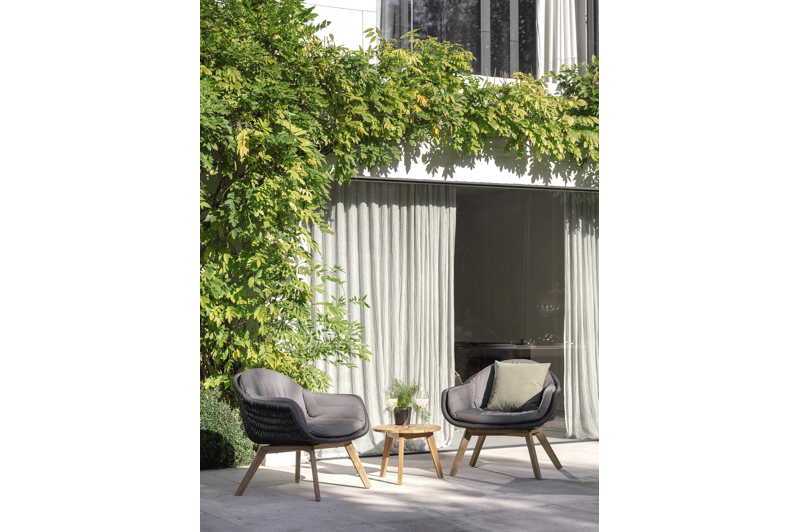 Coussin luxe de fauteuil de jardin Pagino  en all weather sunbrella® luxe lopi shadow
