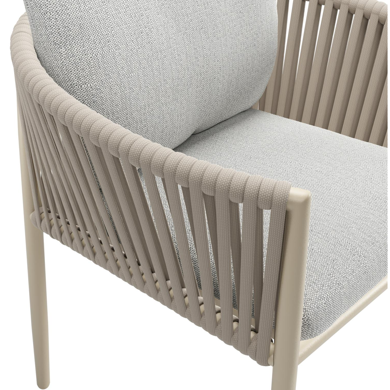 Organo tuinstoel in beige aluminium en beige verticaal geweven luxe vlakke rope met zitkussen in All Weather Sunbrella® Luxe Savane Nimbus