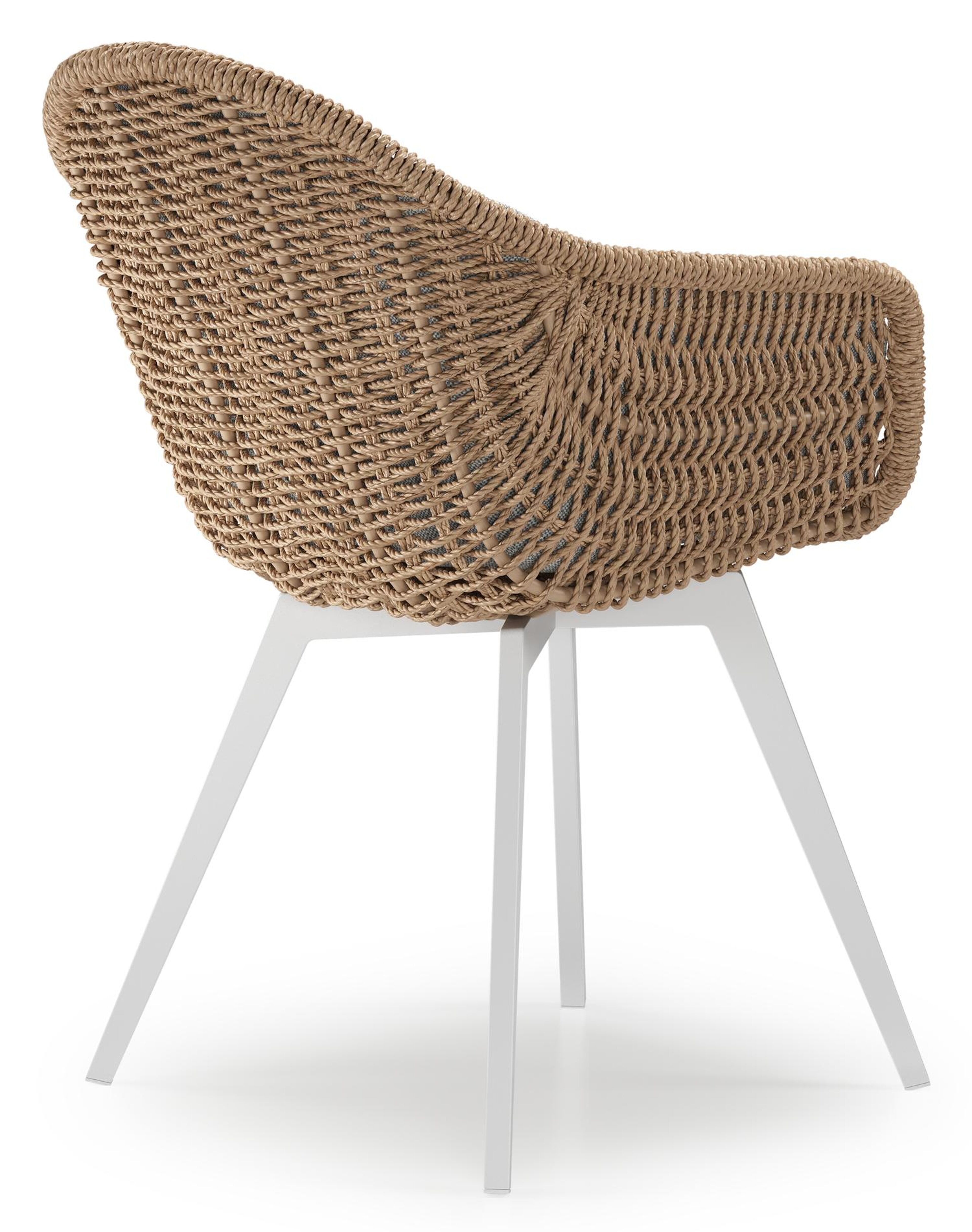 Pagino tuinstoel in wit aluminium en naturel ronde wicker met zitkussen in All Weather Sunbrella® Luxe Savane Nimbus
