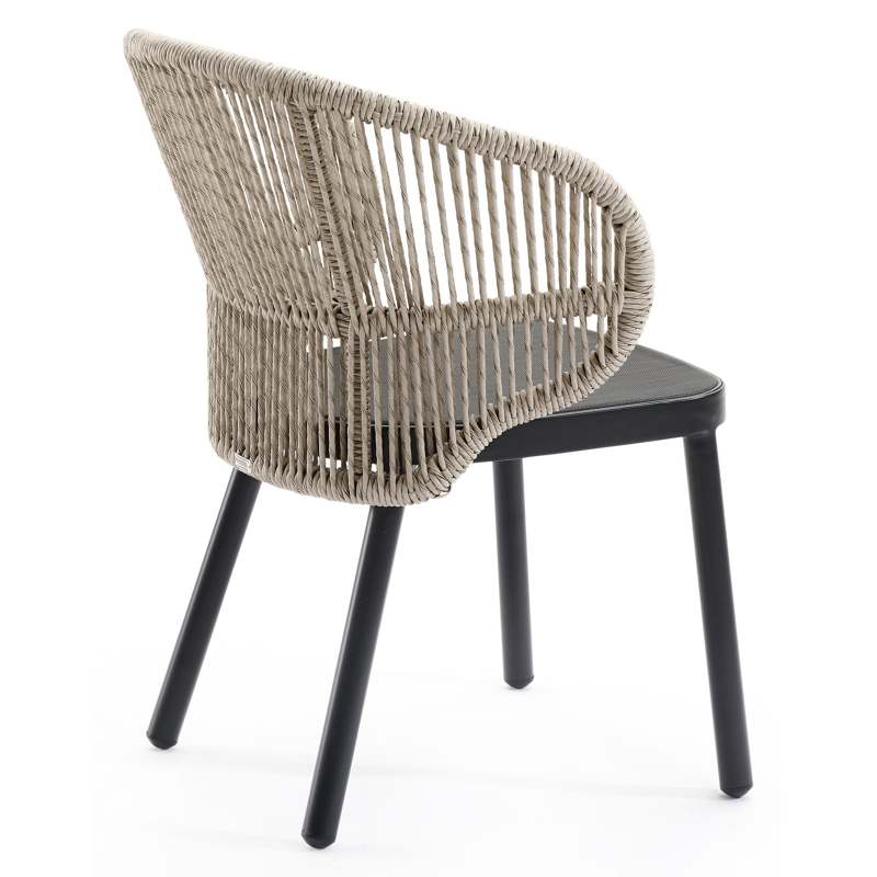 Lugano tuinstoel in zwart aluminium en beige gedraaide ronde wicker