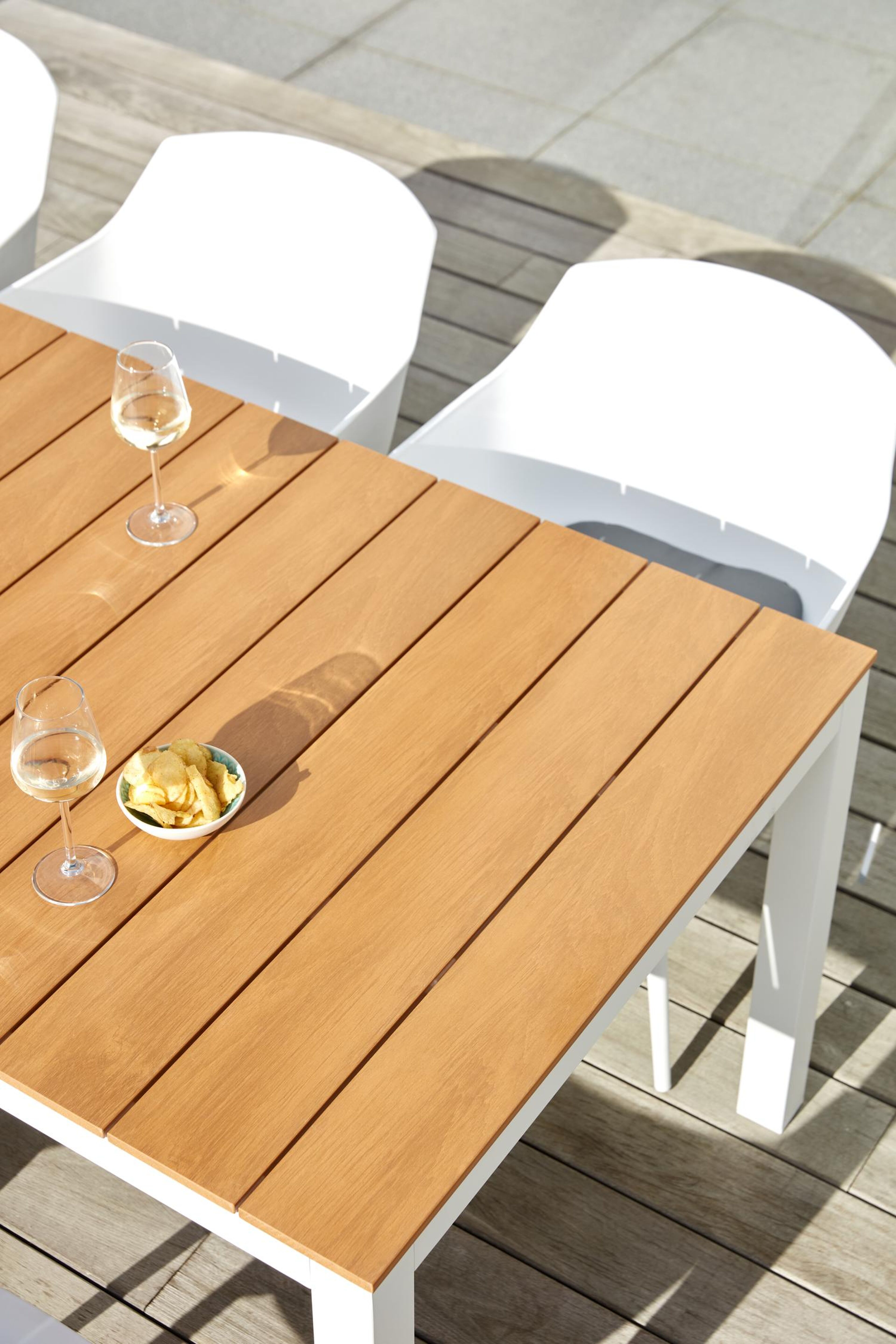 Toma tuinset in wit aluminium en naturel polywood tafelblad met 8 Paco tuinstoelen