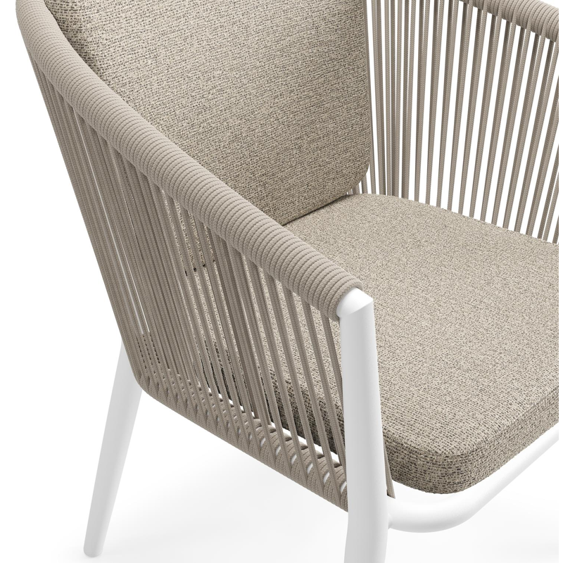 Orso tuinstoel in wit aluminium en beige verticaal geweven ronde rope met zitkussen in All Weather Cosytica Catania Beige