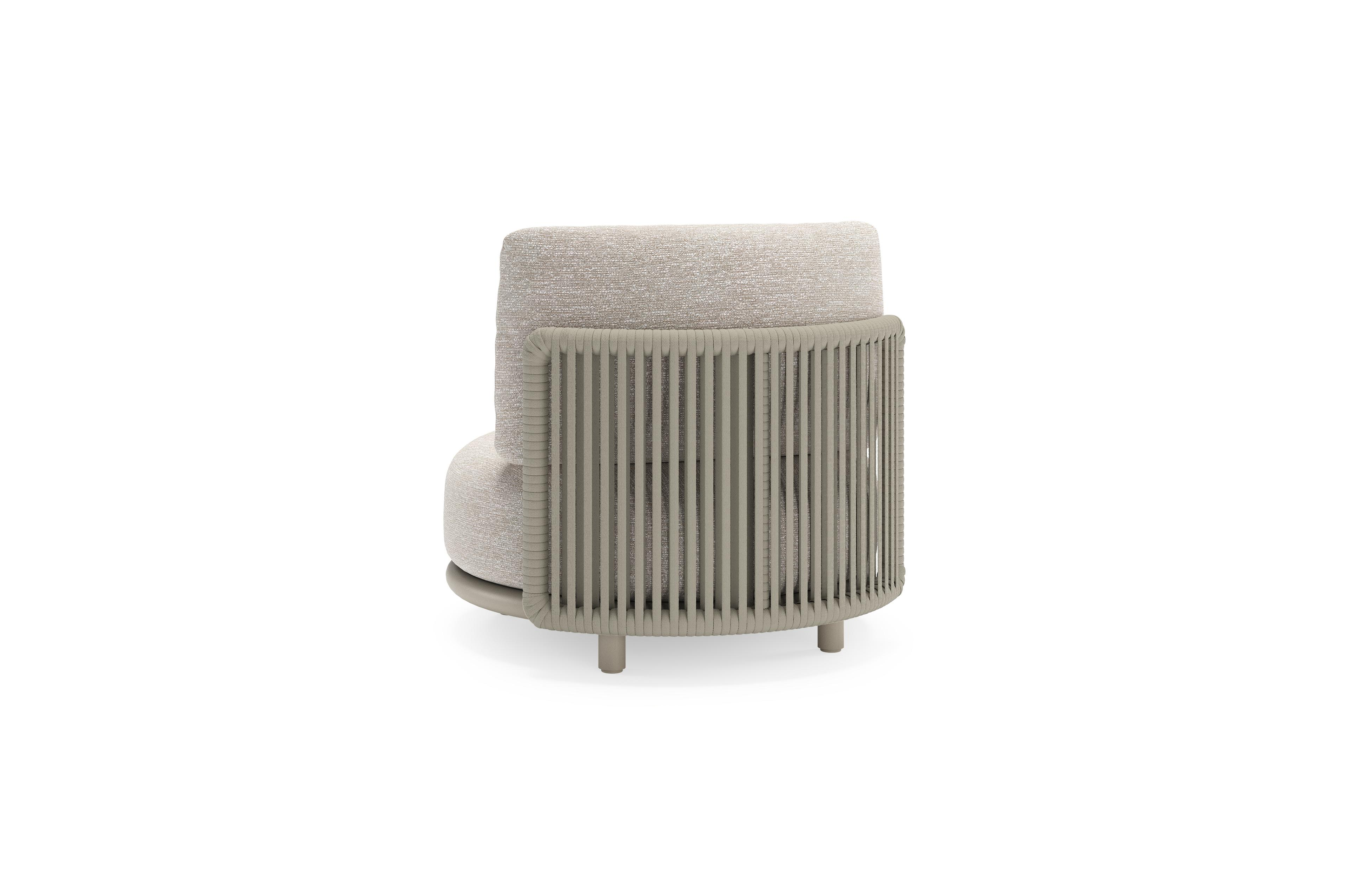 Fauteuil de jardin Lomano en aluminium beige et corde luxe plate tissÃ©e verticalement beige et coussins en all weather sunbrellaÂ® luxe Tundra Sand