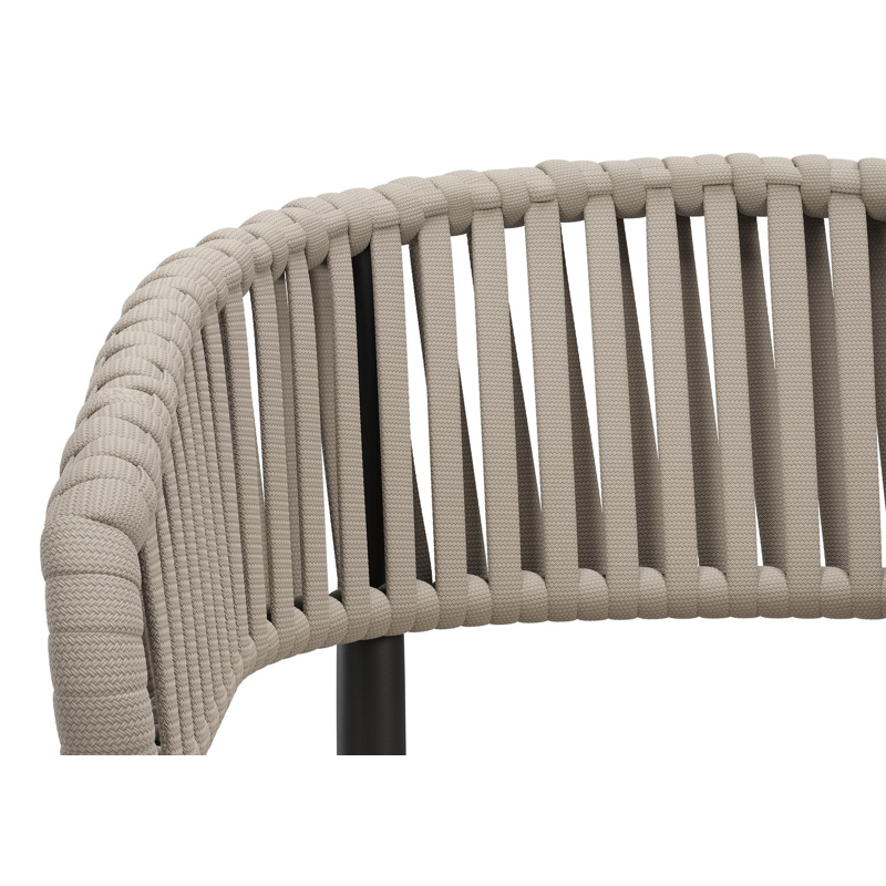 Tolfa stapelbare tuinstoel in zwart aluminium en beige verticaal geweven luxe vlakke brede rope met stoelkussen in All Weather Cosytica Marbella Beige