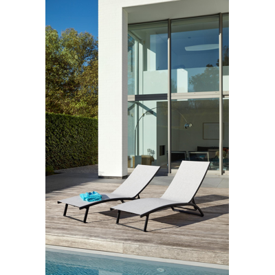 Calvia verstelbaar ligbed in zwart aluminium met grijs textilene