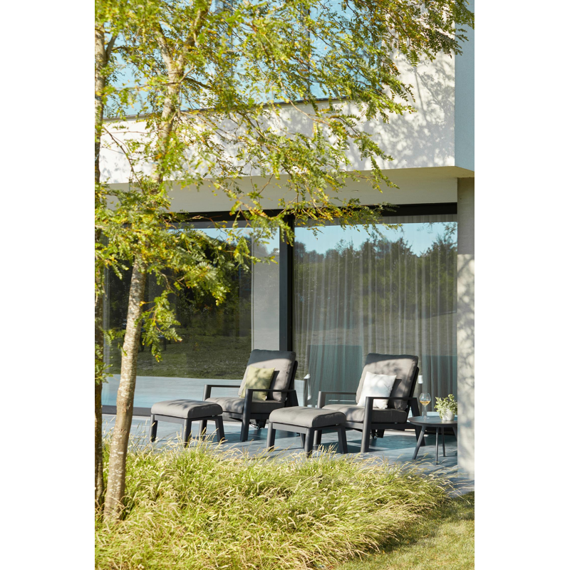 Cirello loungeset in zwart aluminium met lopi shadow all weather sunbrella® luxe kussens