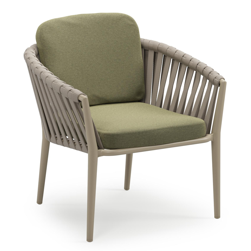 Orso low dining tuinstoel in beige aluminium en beige verticaal geweven luxe vlakke brede rope met stoelkussen in All Weather Sunbrella® Luxe Heritage Leaf