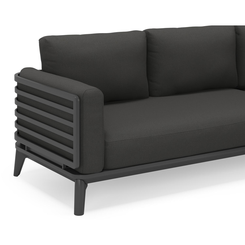 Mosa loungehoek in zwart aluminium met natte sooty all weather sunbrella® premium kussens en loungetafel