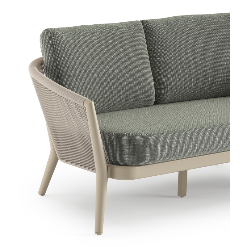 Orso loungebank in beige aluminium en beige verticaal geweven ronde rope met Slow Fern all weather sunbrella® luxe kussen