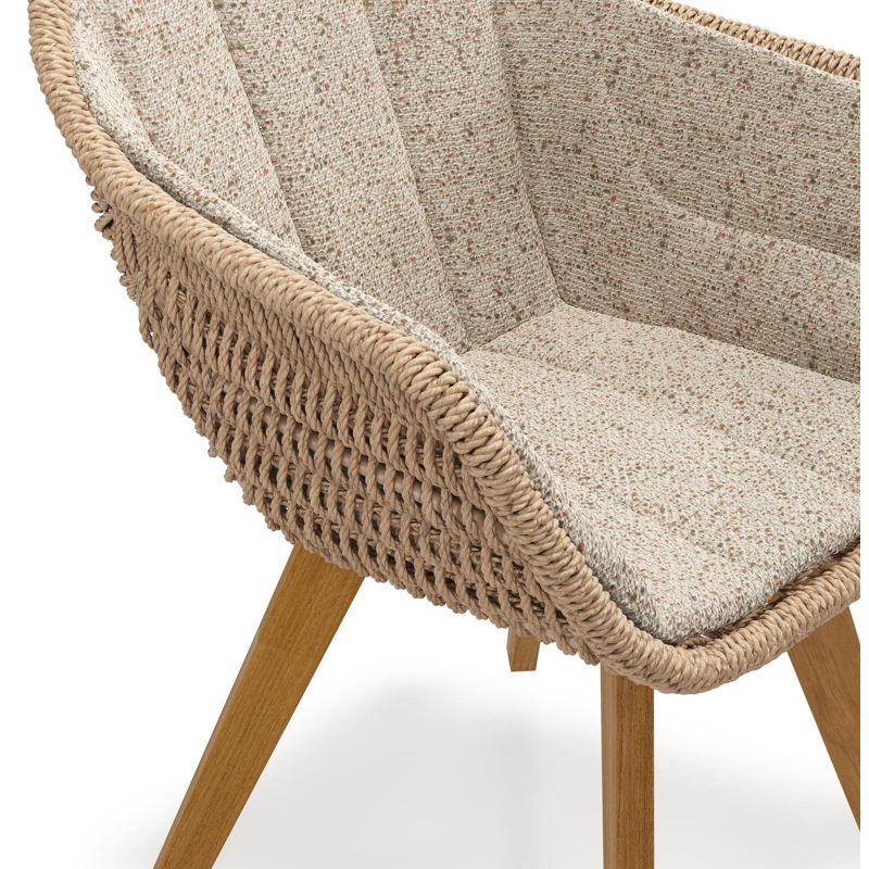 Pagino tuinstoel in teak en naturel ronde wicker met zitkussen in All Weather Cosytica Bora Jungle