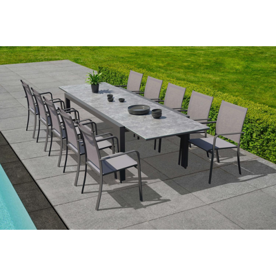 Calobra tuinset met verlengbare tafel in zwart aluminium en grijs glas tafelblad met 10 stapelbare Calobra tuinstoelen