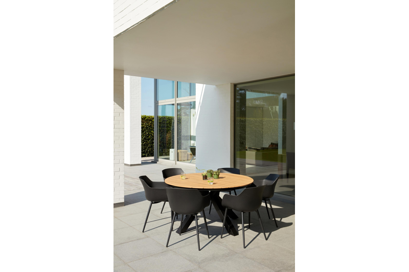 Tora tuinset in zwart aluminium en naturel polywood tafelblad met 6 Paco tuinstoelen
