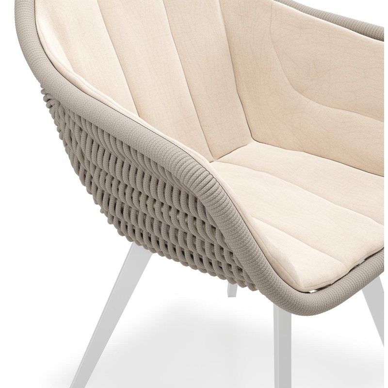 Pagino tuinstoel in wit aluminium en beige verticaal geweven ronde rope met zitkussen in All Weather Sunbrella® Luxe Natte Linen Chalk