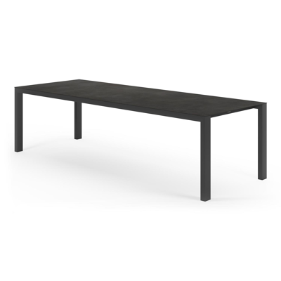 Trente tuinset in zwart aluminium en zwart volkeramiek tafelblad met 10 stapelbare Calobra tuinstoelen