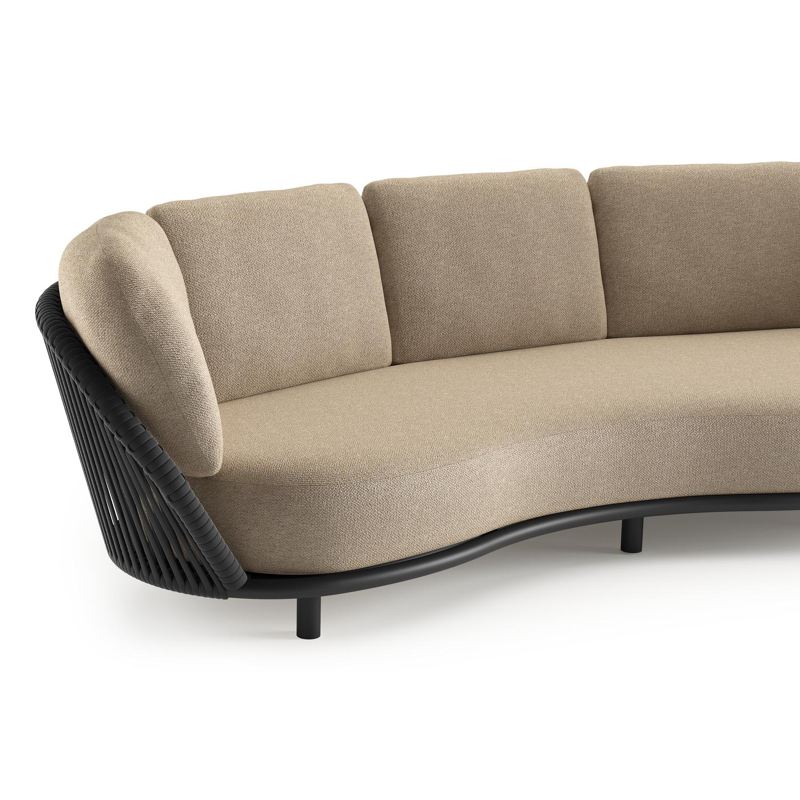 Lupino loungeset in zwart aluminium en zwart verticaal geweven luxe vlakke brede rope met madagascar oak all weather cosytica kussen