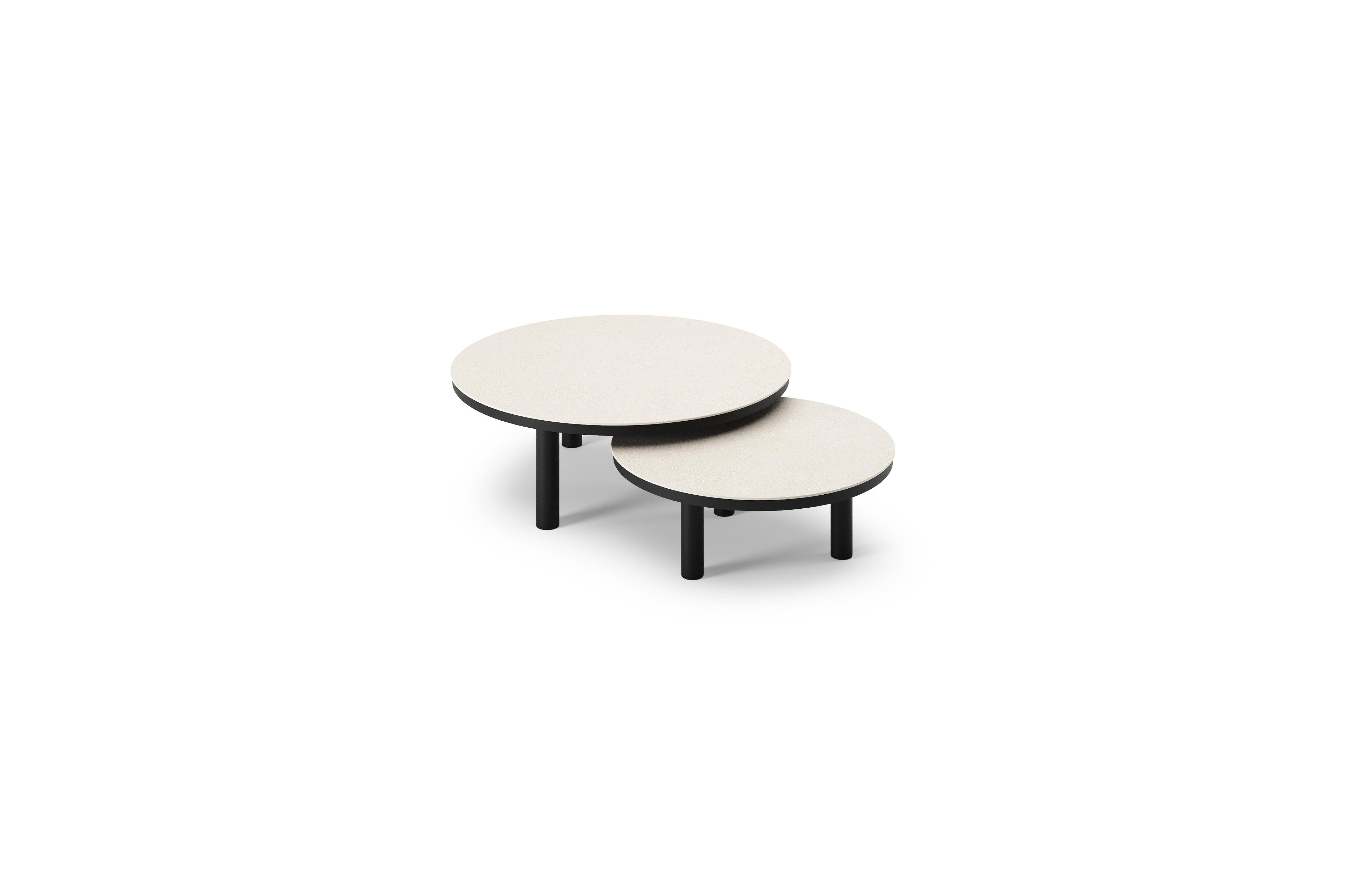 Lindo loungetafel in zwart aluminium en sintered stone crema minerale