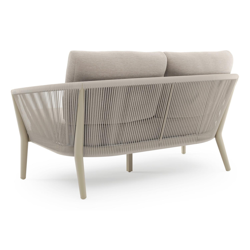 Orso loungebank in beige aluminium en beige verticaal geweven ronde rope met Slow Farafra all weather sunbrella® luxe kussen