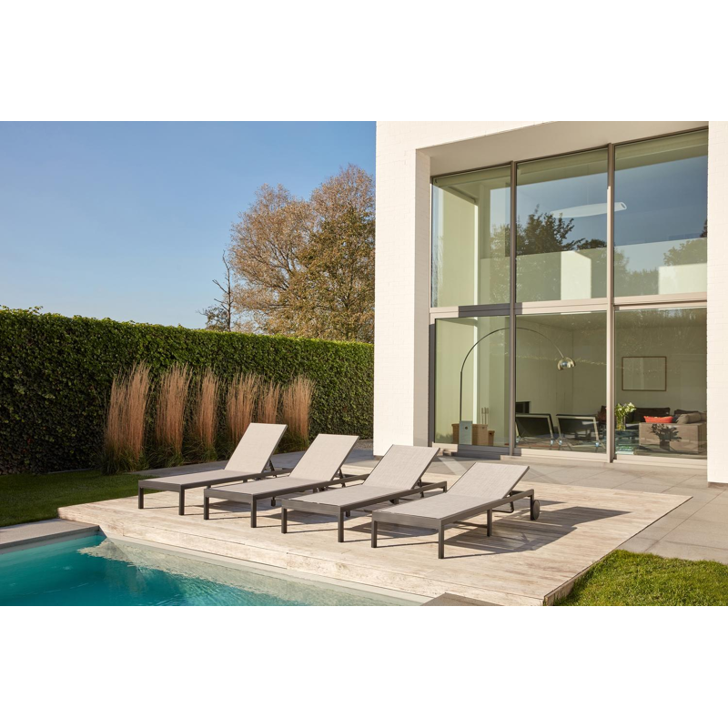 Alba verstelbaar ligbed in zwart aluminium met grijs textileen