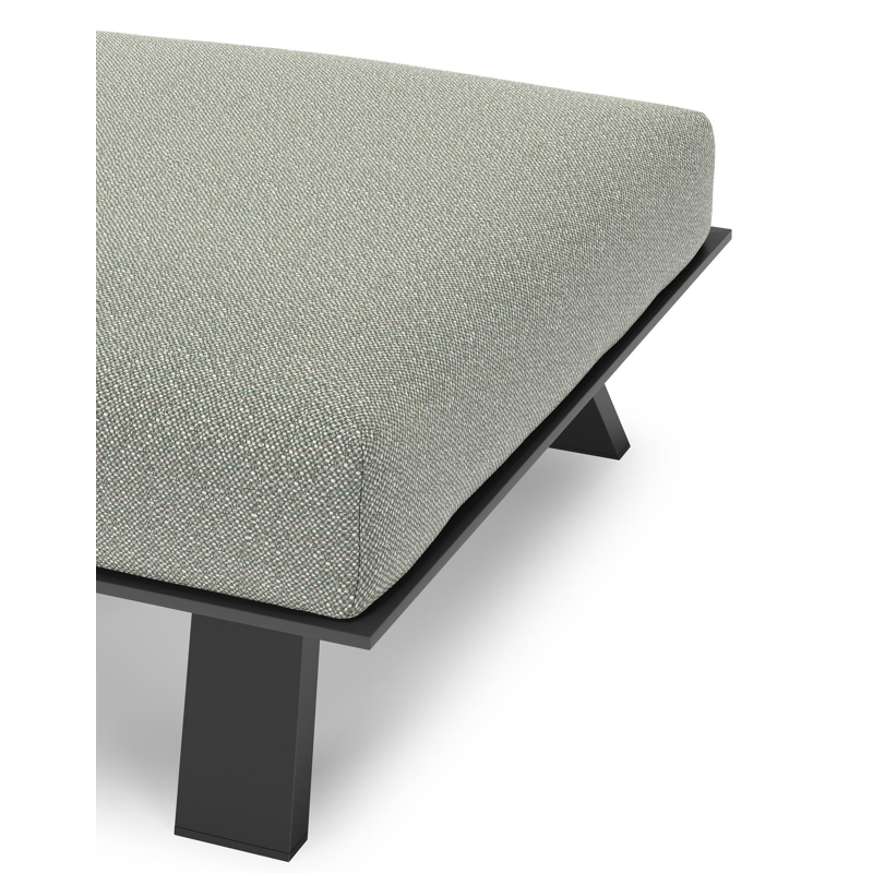 Cesano poef in zwart aluminium met savane leaf all weather Sunbrella® luxe kussen