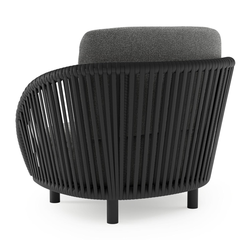 Lupino loungestoel in zwart aluminium en zwart verticaal geweven luxe vlakke brede rope met catania black all weather cosytica kussen