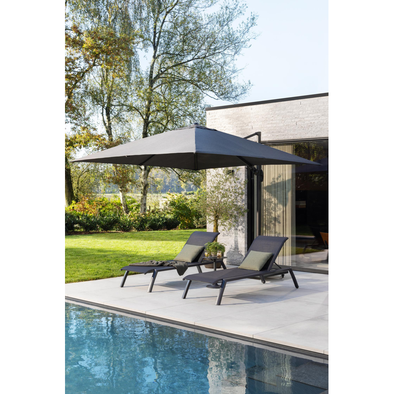 Bari verstelbaar ligbed in zwart aluminium met zwart textilene