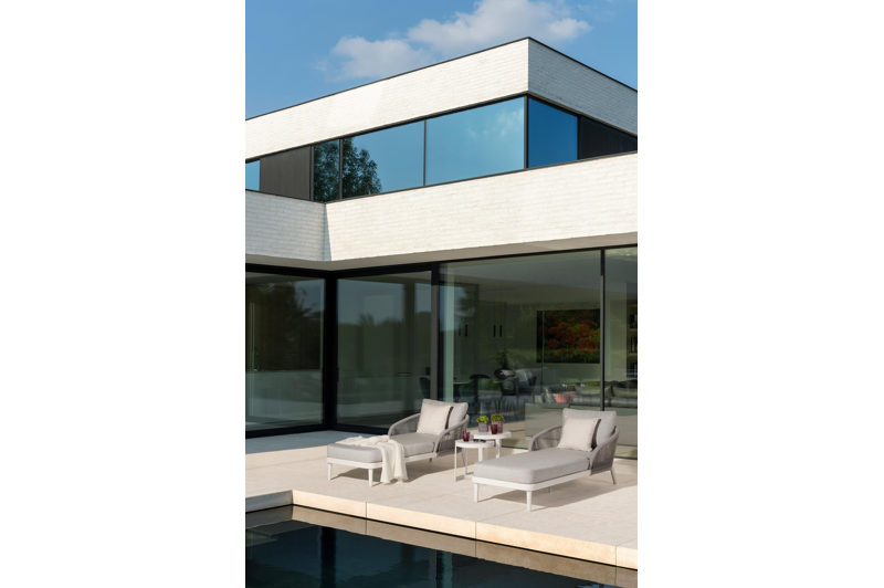 Enna bijzettafels in wit aluminium - tafel 1: Dia. 44 x H 46 cm, tafel 2: Dia. 52 x H 52 cm