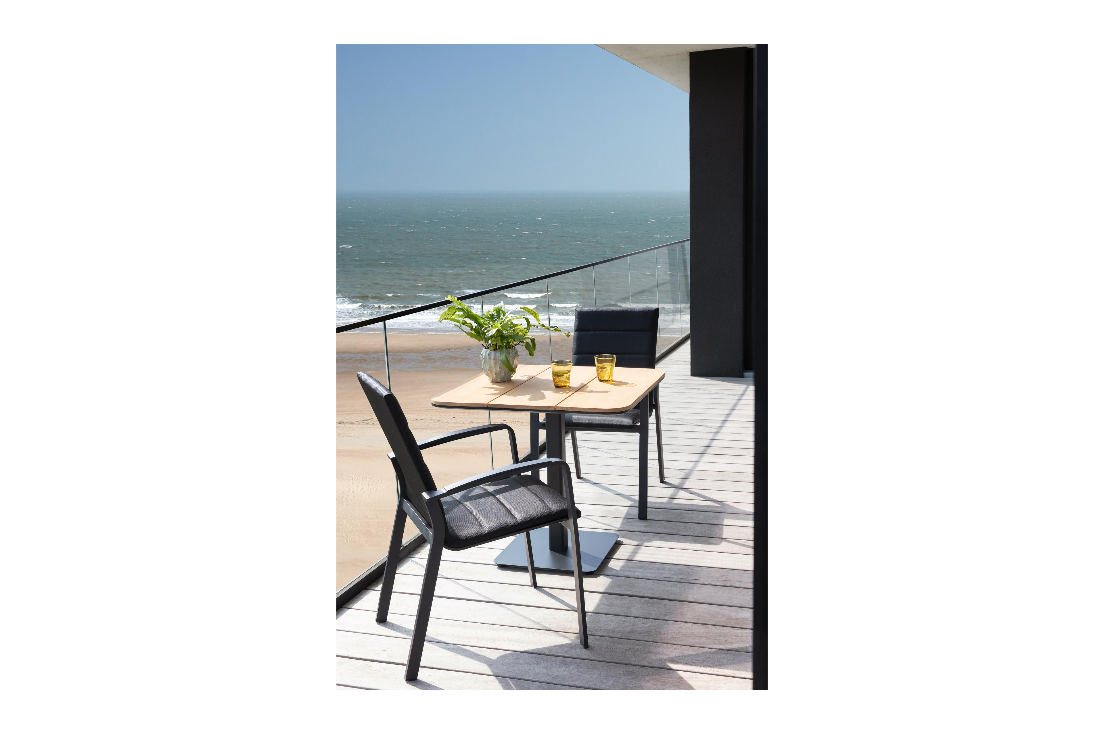 Chaise de jardin empilable Lioni in aluminium noir et textilène luxe confort noir