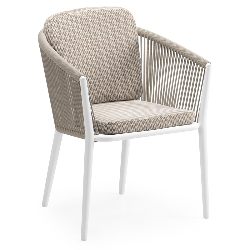 Orso tuinstoel in wit aluminium en beige verticaal geweven ronde rope met luxe zitkussen in All Weather Sunbrella® Luxe Lopi Fossil