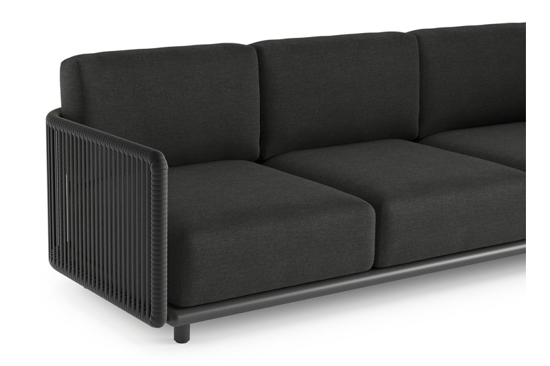 Organo loungehoek in zwart aluminium en zwart verticaal geweven luxe vlakke rope met chartres sooty all weather sunbrella® luxe kussens