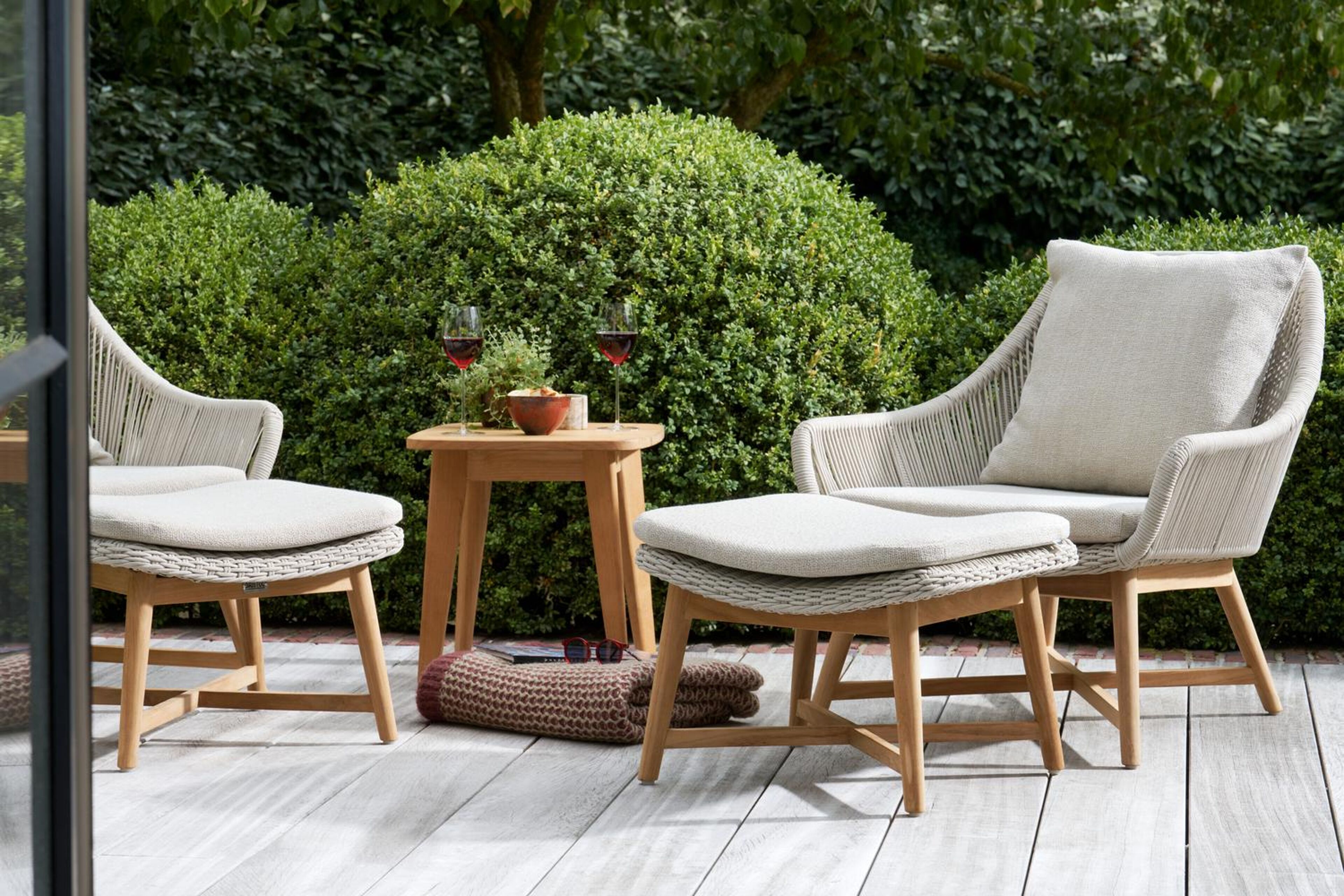 Table d'appoint Lacrima en teck - Lg 45 x larg. 45 x H 45 cm