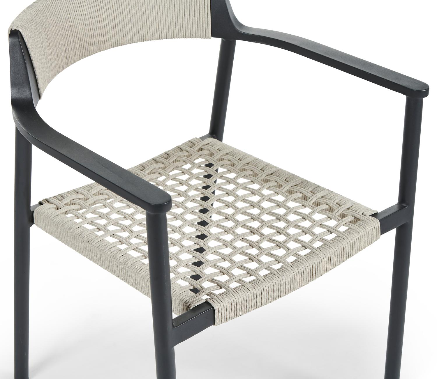 Fiordo tuinstoel in zwart aluminium en beige vierkant geweven ronde rope 
