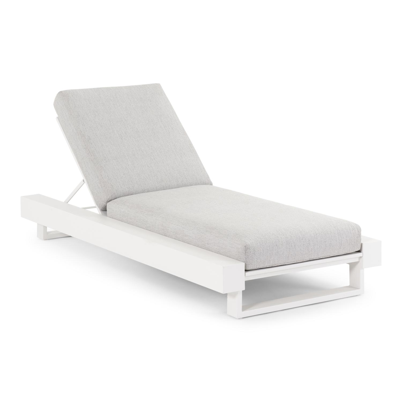 Nano verstelbaar ligbed in wit aluminium met savane nimbus all weather sunbrella® luxe kussen