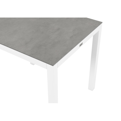Feltro tuinset in wit aluminium en grijs volkeramiek tafelblad met 2 stapelbare Madura tuinstoelen