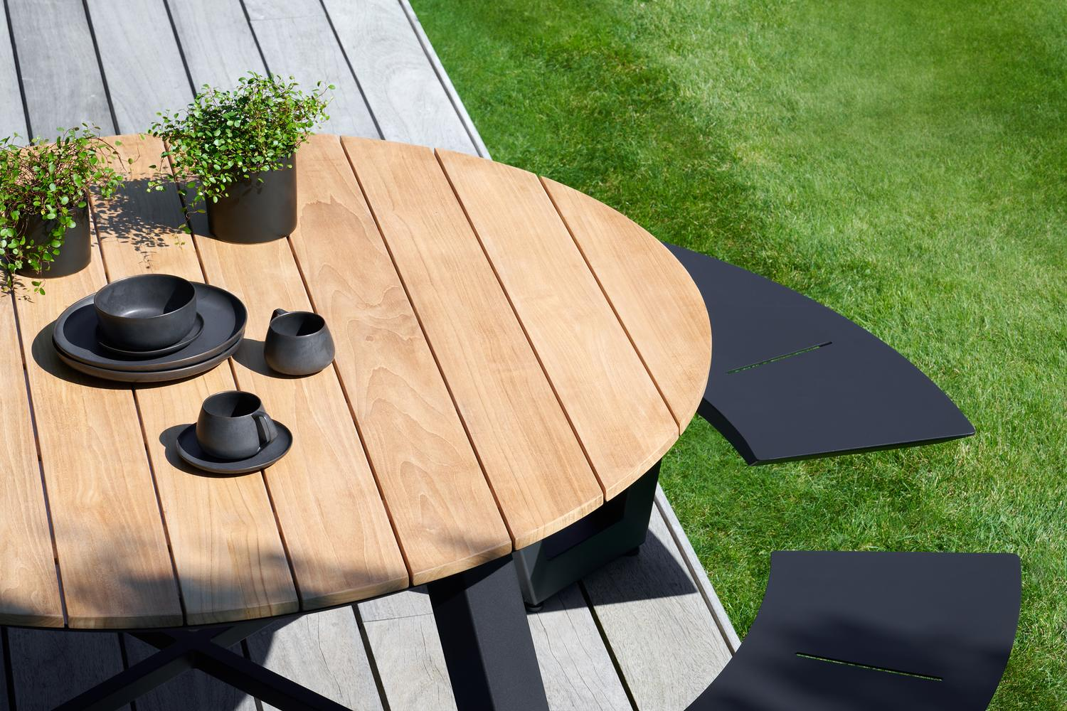 Rondino picknicktafel in zwart aluminium en teak tafelblad - Ø 236 x H 71,5 cm