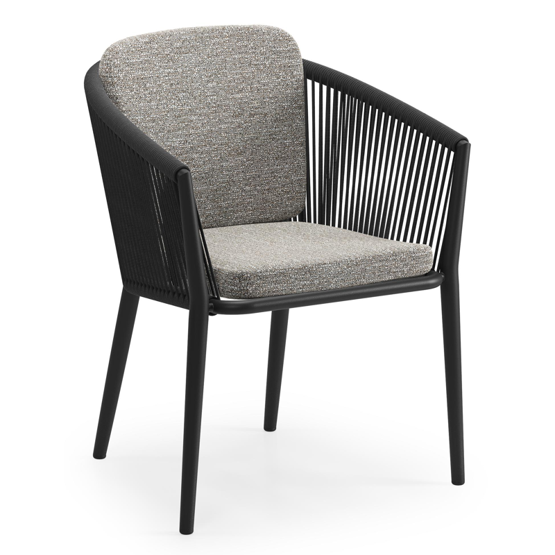 Chaise de jardin Orso en aluminium noir et corde ronde tissée verticalement noir avec coussin en All Weather Sunbrella® Luxe Tundra Pepper