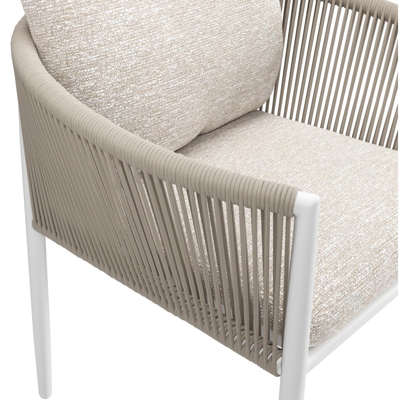 Organo tuinstoel in beige aluminium en beige verticaal geweven ronde rope met stoelkussen in All Weather Sunbrella® Luxe Tundra Sand