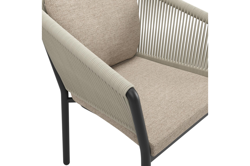 Mira tuinset in zwart aluminium en crema minerale sintered stone met 6 Gerona tuinstoelen