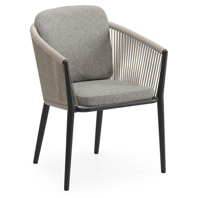 Orso tuinstoel in zwart aluminium en beige verticaal geweven ronde rope met luxe zitkussen in All Weather Sunbrella® Luxe Tundra Charcoal