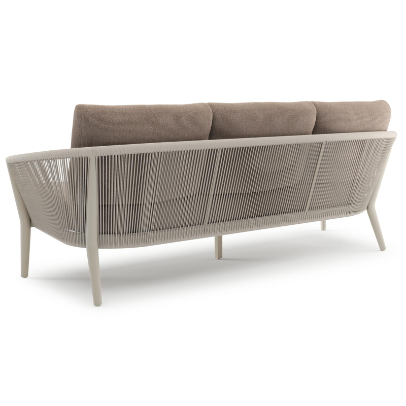 Orso loungeset in beige aluminium en beige verticaal geweven ronde rope met Savane Earth all weather sunbrella® luxe kussen
