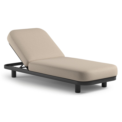 Chaise longue réglable Donato en aluminium noir et coussin en all weather Sunbrella® luxe lopi sand