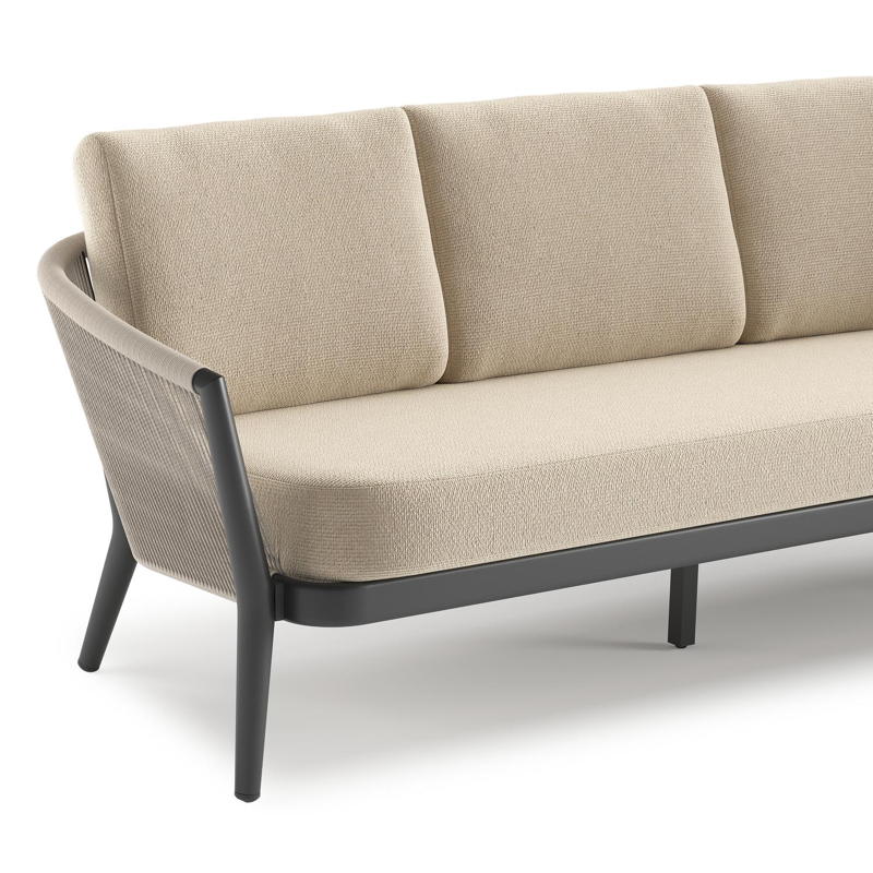 Orso loungeset in zwart aluminium en beige verticaal geweven ronde rope met Althea Chalk all weather cosytica kussen